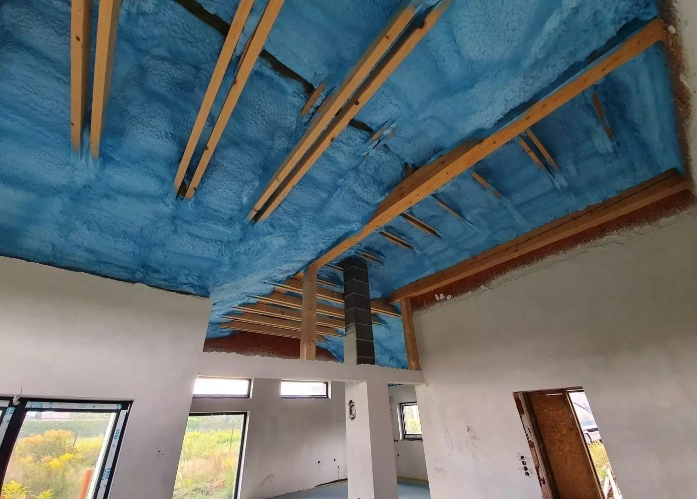 Izolacja natryskowa poddasza