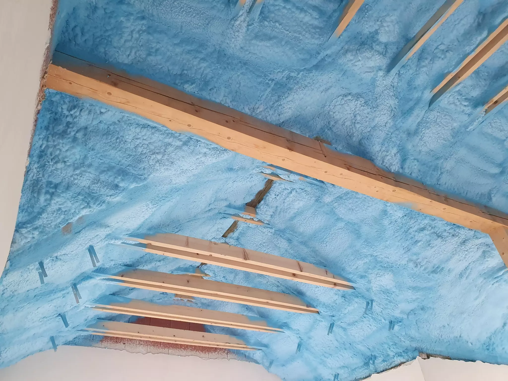 Przykładowe ocieplenie poddasza pianką